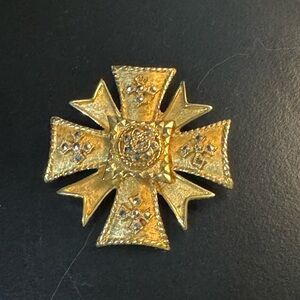 VTG Pastelli Maltese cross with marcasite